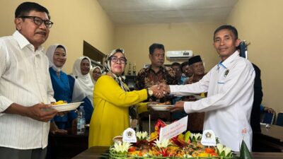 Peringatan HPN 2025 PWI Sultra Gelar Potong Tumpeng dan Pertandingan Domino