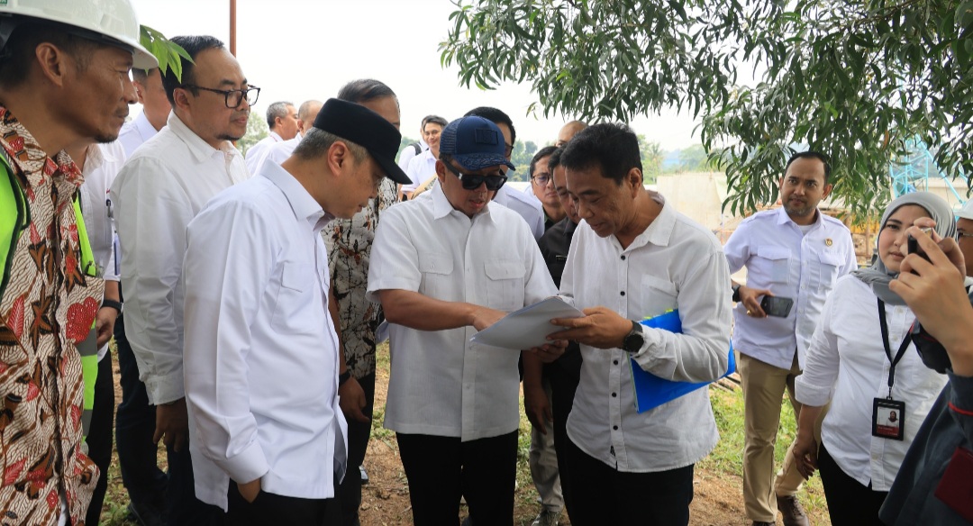 Mentri ATR/BPN bersama Menteri Perhubungan Tinjau Tinjau Akses Stasiun KCIC Karawang
