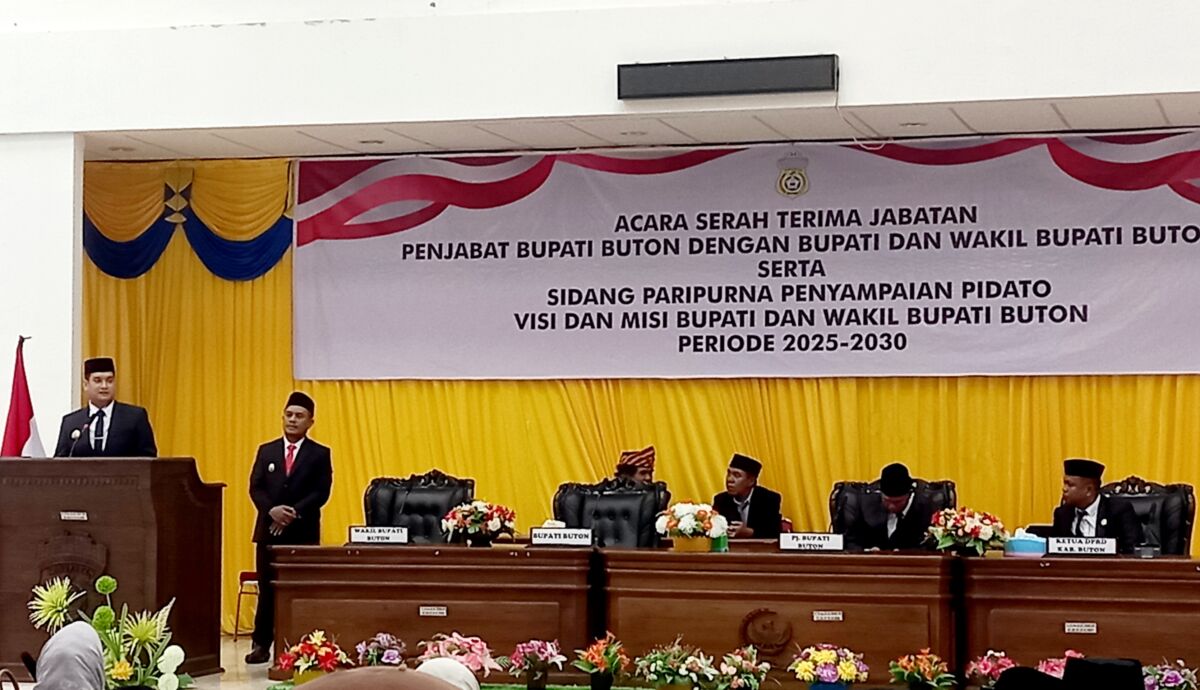 Bupati Buton Alvin Sampaikan Visi Misi di DPRD