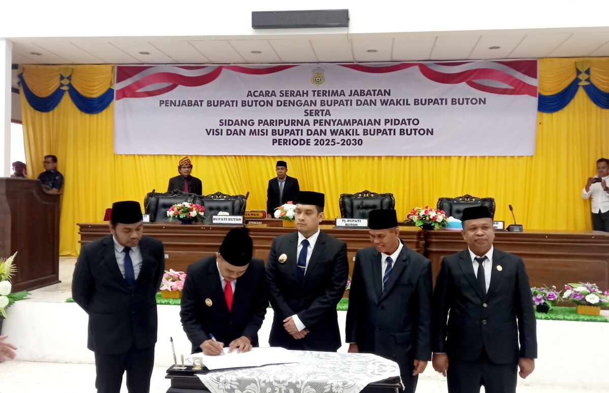 Bupati Buton Alvin Sampaikan Visi Misi di DPRD
