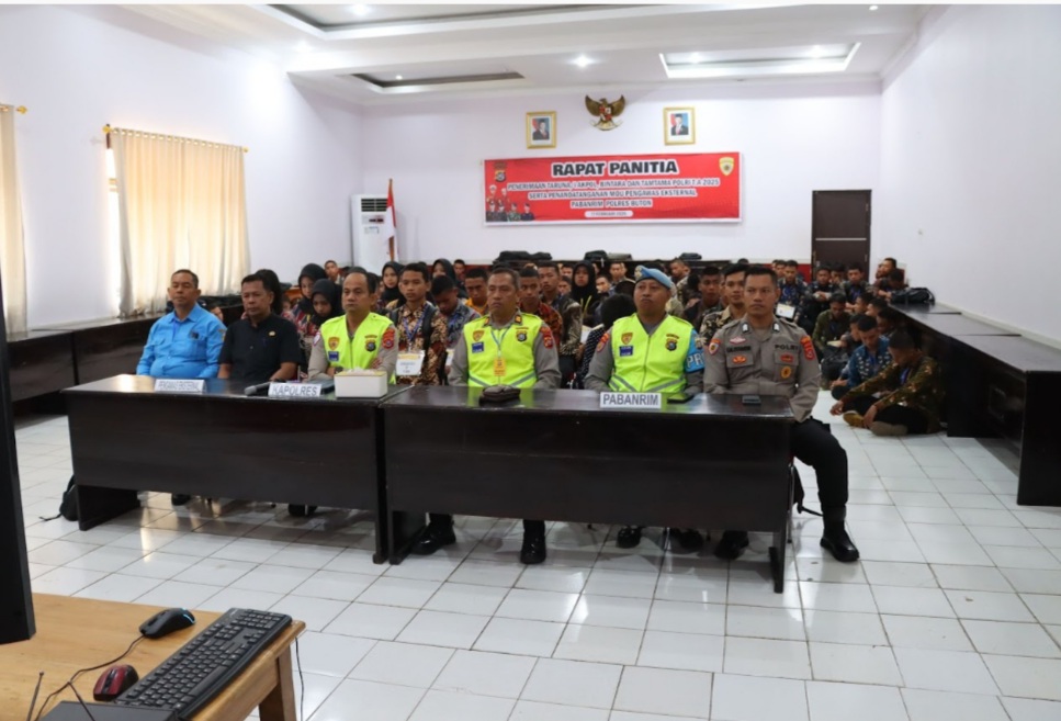 Kapolres Buton Pimpin Pengambilan Sumpah dan Penandatanganan Pakta Integritas Penerimaan Polri T.A. 2025