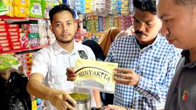 Polisi Sidak Minyakkita di Pasar Sabho