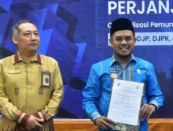 Pemkab Buton Raih Dua Penghargaan