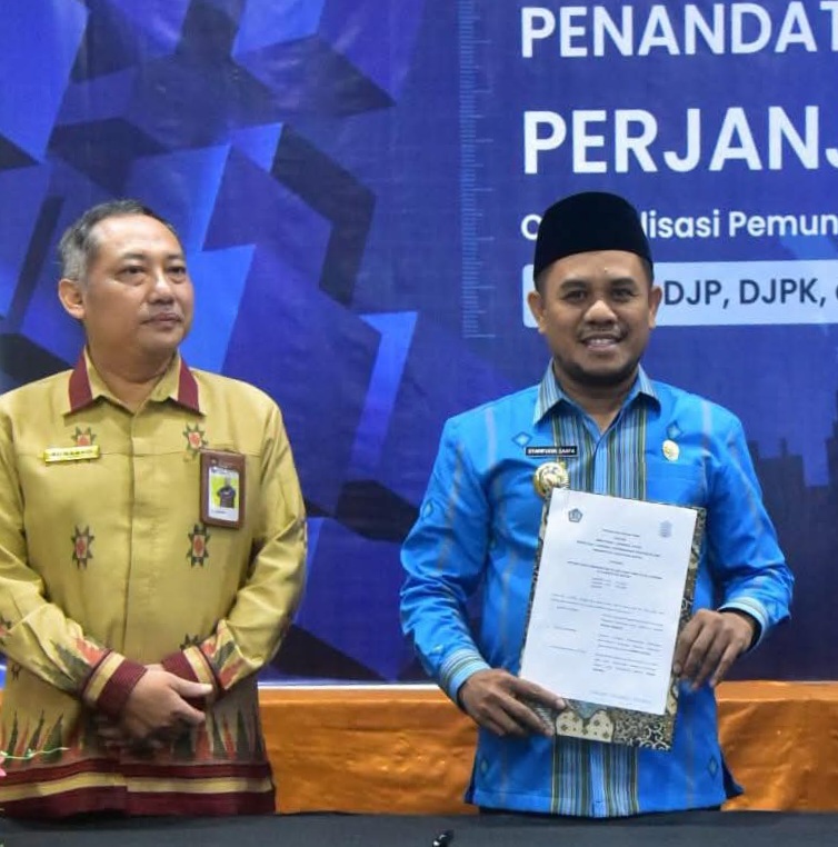 Pemkab Buton Raih Dua Penghargaan