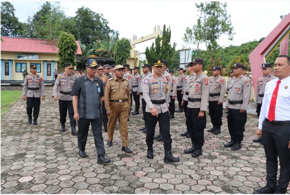 Kapolres Buton Pimpin Apel Gelar Pasukan Operasi Ketupat 2025