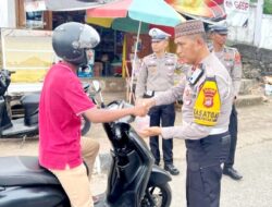 Satlantas Polres Buton Berbagi Takjil