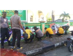 Sinergitas TNI POLRI Gelar Aksi Bersih-bersih Masjid