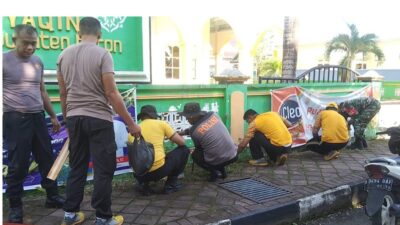 Sinergitas TNI POLRI Gelar Aksi Bersih-bersih Masjid