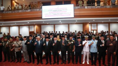 Bupati Buton Hadiri Sertijab Gubernur dan Wagub Sultra