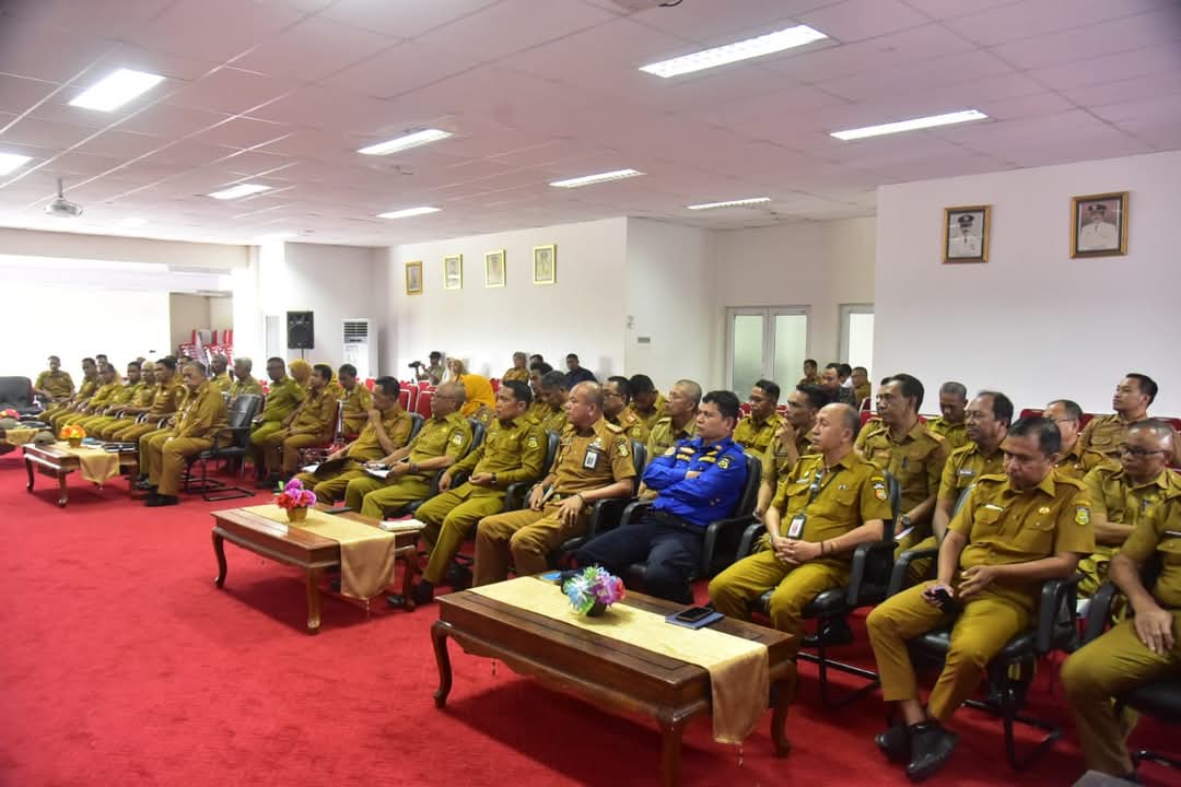 Tancap Gas, Bupati Buton Pimpin Rapat Koordinasi Bersama Jajaran OPD Tancap Gas, Bupati Buton Pimpin Rapat Koordinasi Bersama Jajaran OPD