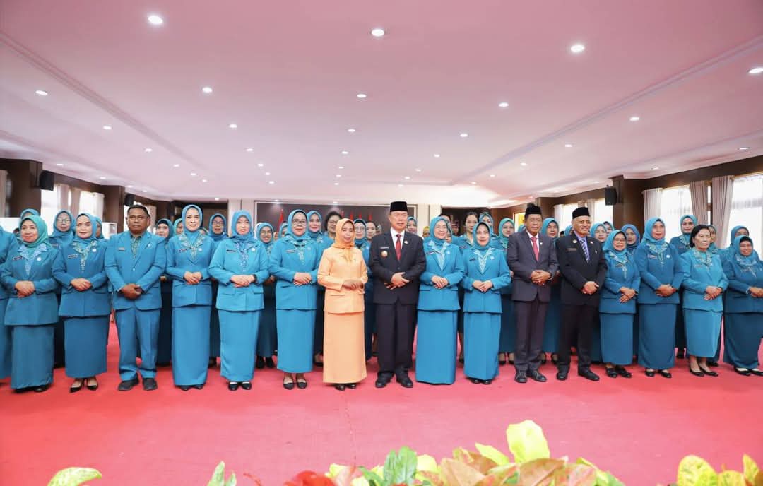 Gubernur Sultra Lantik Ketua Pengurus TP PKK Provinsi Sultra Periode 2025-2030