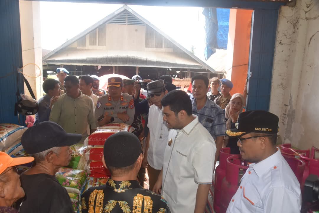 Bupati dan Wakil Bupati Buton bersama Forkopimda Sidak Pasar Sabo dan Pasar Kaloko Bupati dan Wakil Bupati Buton bersama Forkopimda Sidak Pasar Sabo dan Pasar Kaloko
