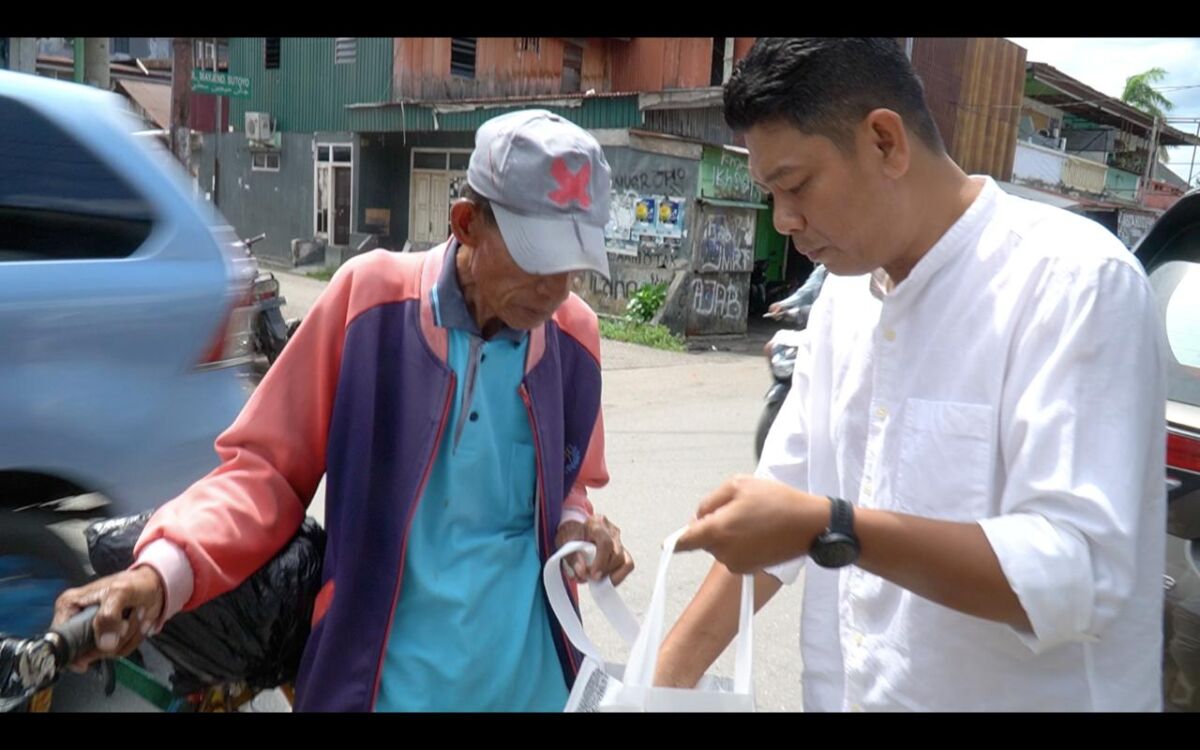 Ramadan Berkah, Alumni SMP Negeri 1 Baubau Angkatan 2000 gelar Baksos