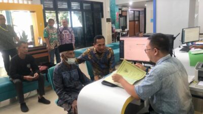 Tetap Buka Selama Libur Lebaran, Dirjen PSKP Tinjau Jalannya Layanan Pertanahan Terbatas bagi Masyarakat Yogyakarta