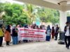 Ingin Punya Sertipikat, Puluhan Emak-Emak Desa Wabula 1 Unjuk Rasa di Kantor Pertanahan Buton