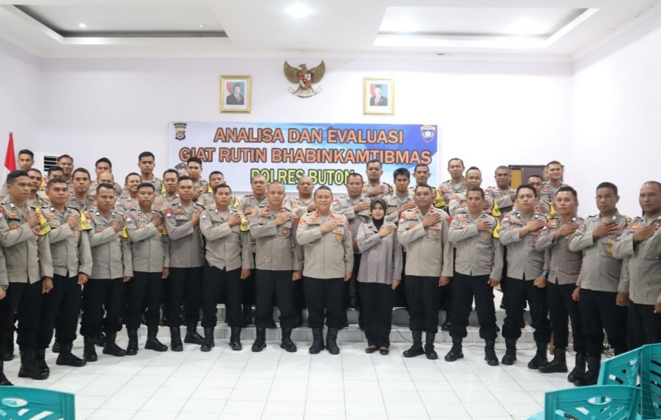 Kapolres Buton Pimpin Anev Bhabinkamtibmas