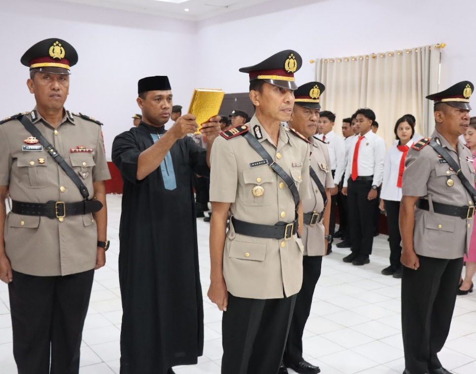 Kapolres Buton Pimpin Sertijab Kabag SDM dan Kapolsek Pasarwajo
