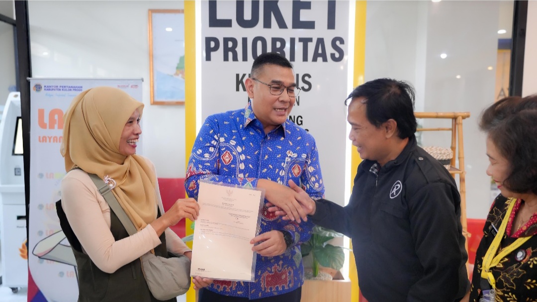 Wamen Ossy Sosialisasikan Langsung Keunggulan Sertipikat Elektronik ke Masyarakat Kulonprogo