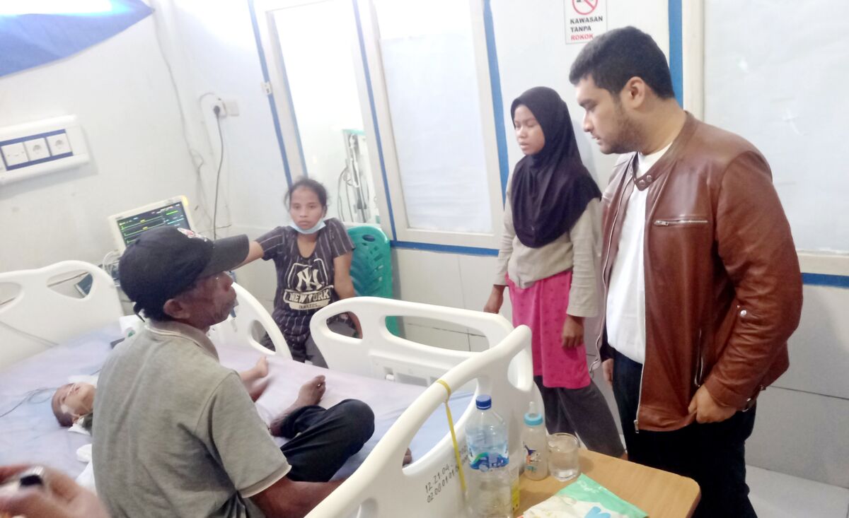 Bupati Buton Tinjau Langsung Balita Korban Keracunan Makanan Tambahan di RSUD
