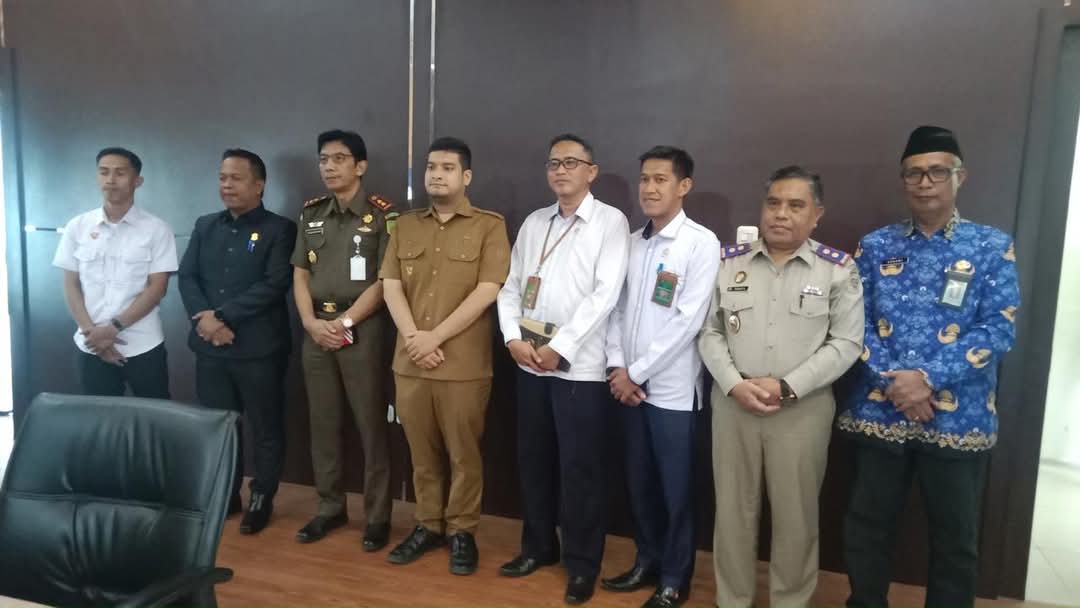Bupati Buton Pimpin Rapat Bersama Unsur Forkopimda Bupati Buton Pimpin Rapat Bersama Unsur Forkopimda