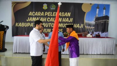 Bupati Buton Lepas CJH Asal Buton