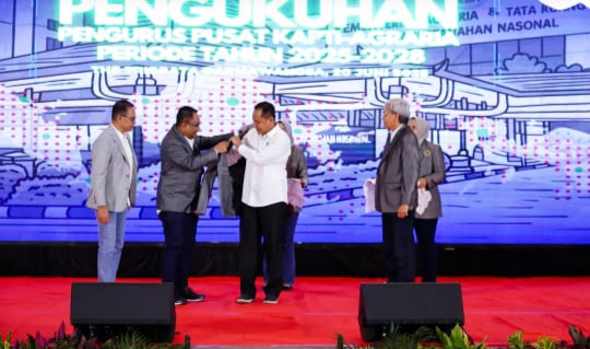 Dikukuhkan sebagai Alumni Kehormatan KAPTI-Agraria, Pudji Prasetijanto Hadi: Semangat Baru untuk Berkontribusi di Kementerian ATR/BPN