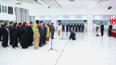 Wamen Ossy Lantik Pejabat Struktural dan Fungsional