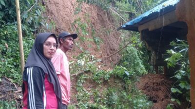 Longsor Timpa Rumah Warga, Lurah Wakoko Tinjau Langsung