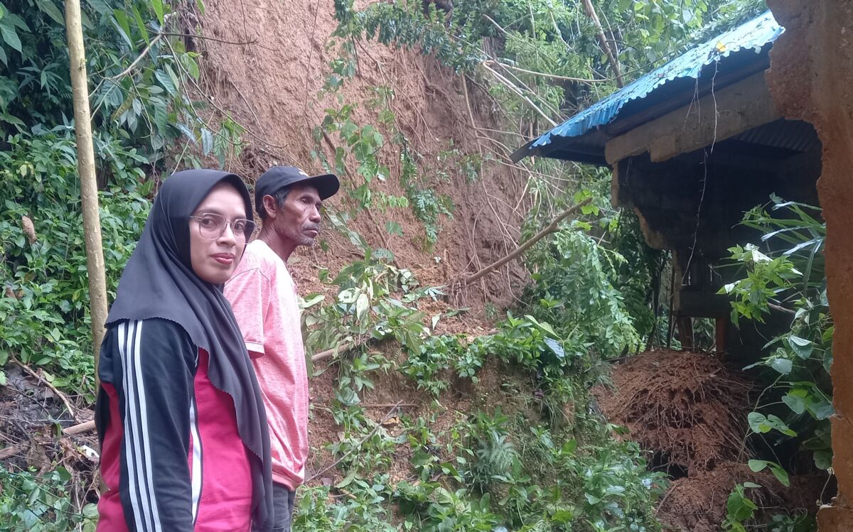 Longsor Timpa Rumah Warga, Lurah Wakoko Tinjau Langsung