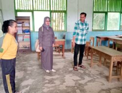 Anggota DPRD Buton Tinjau RKB SDN 23 Buton yang Rusak