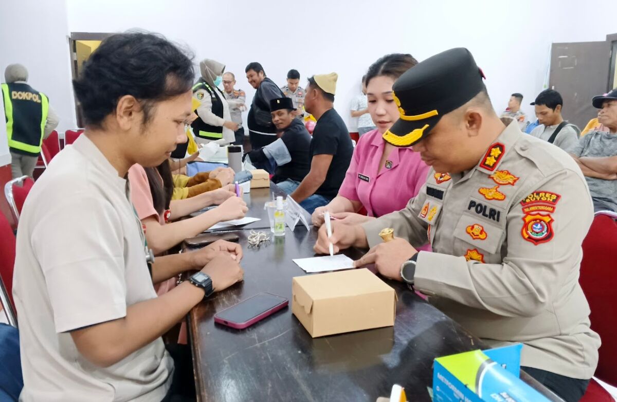 HUT Bhayangkara Ke-79, Pengemudi Ojek dapat Bantuan Sosil HUT Bhayangkara Ke-79, Pengemudi Ojek dapat Bantuan Sosil