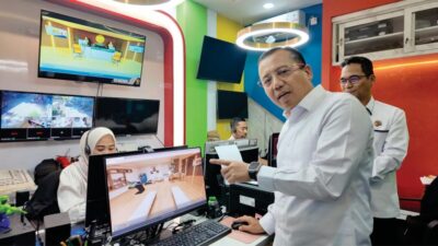Staf Ahli Bidang Teknologi Informasi Tinjau Kantah Virtual Kota Tangerang