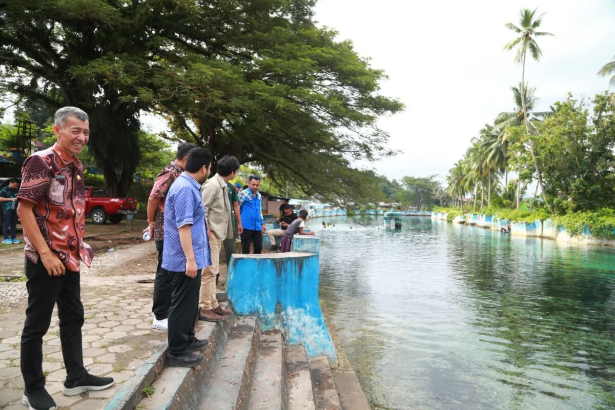Bupati Buton Ajak Kementerian PU Tinjau Kali Lakua dan Aspal Bupati Buton Ajak Kementerian PU Tinjau Kali Lakua dan Aspal