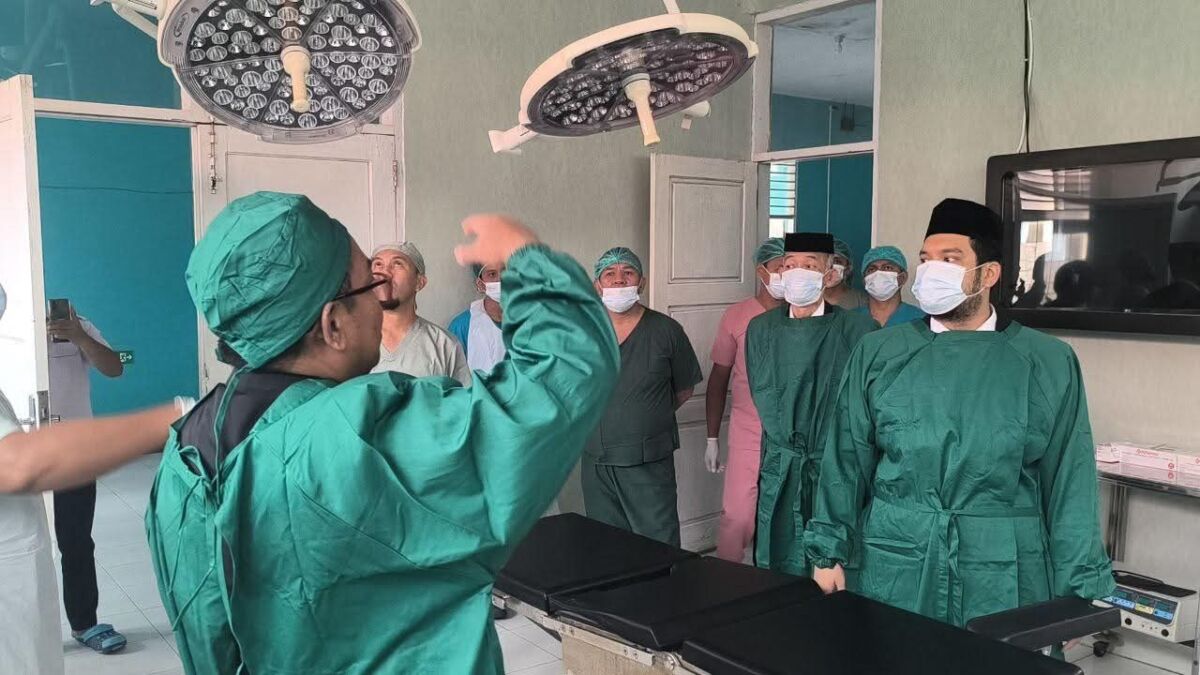 Bupati Buton Ajak Kementerian PU Tinjau Kali Lakua dan Aspal Bupati Buton Ajak Kementerian PU Tinjau Kali Lakua dan Aspal