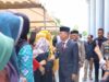 Warga Ikut Jumat Berkah Bersama Gubernur Sultra