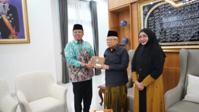 Nusron Wahid Antar Undangan Upacara HUT Kemerdekaan RI Ke-80 kepada K.H. Ma’ruf Amin,