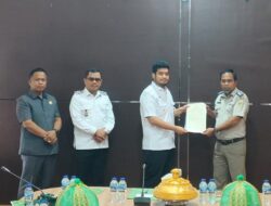 BPN Buton Serahkan Sertifikat kepada Pemda dan Warga Desa Wabula 1