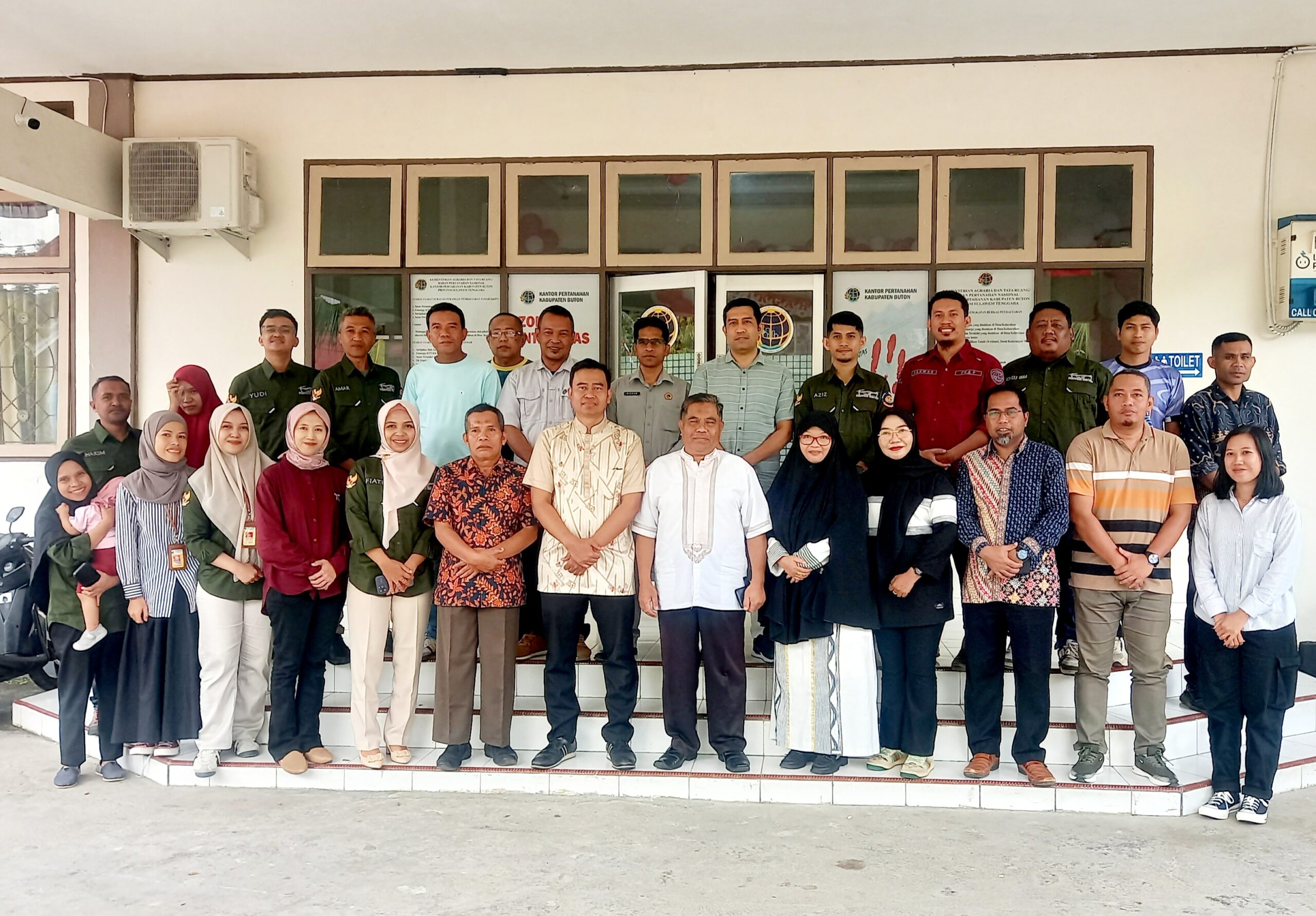 BPN Buton Gelar Acara Pisah Sambut, Welly Sonhaji Resmi Gantikan Yusuf BPN Buton Gelar Acara Pisah Sambut, Welly Sonhaji Resmi Gantikan Yusuf