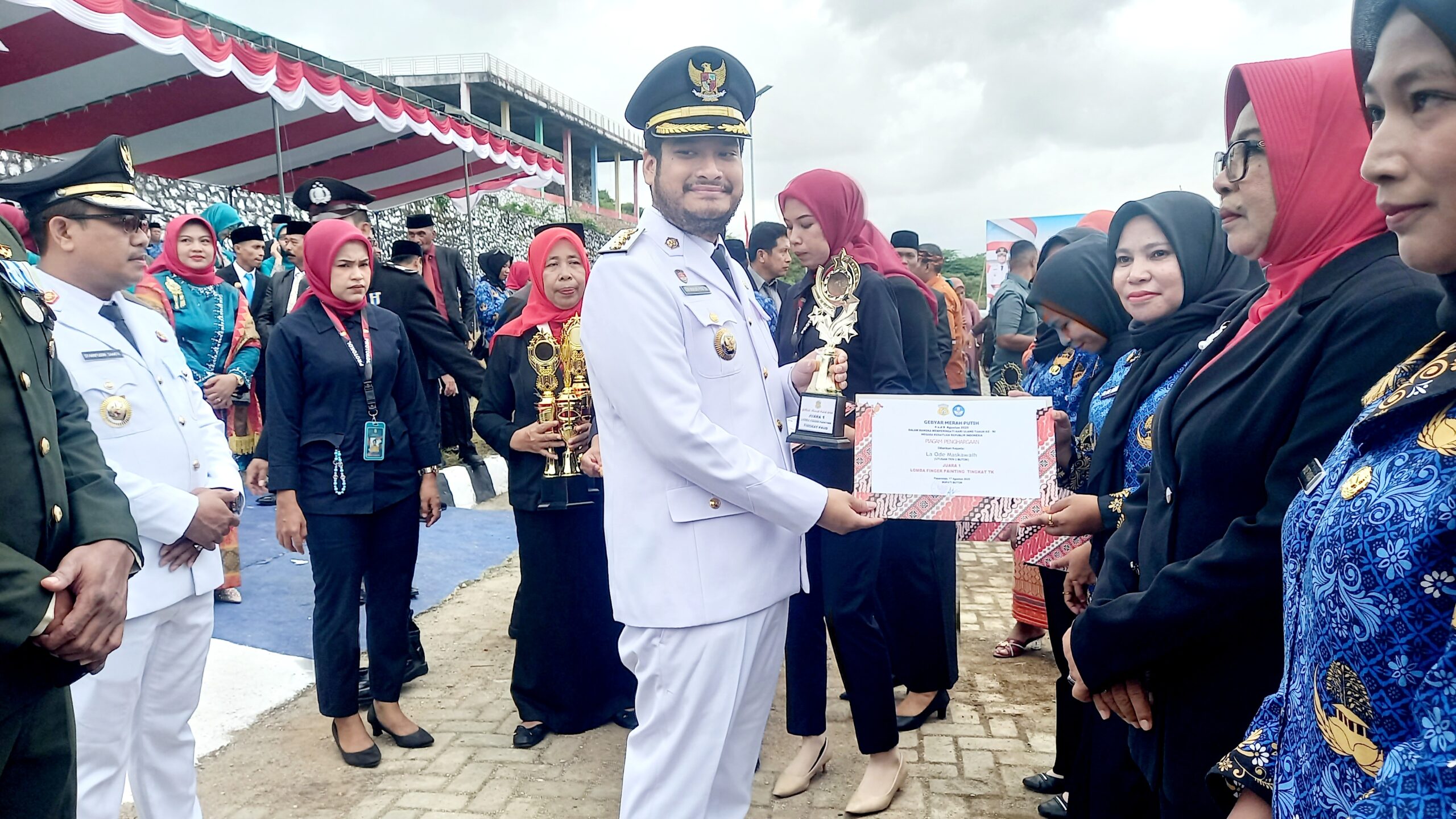 Perdana, Bupati Buton Pimpin Upacara Proklamasi Kemerdekaan RI ke-80 Perdana, Bupati Buton Pimpin Upacara Proklamasi Kemerdekaan RI ke-80
