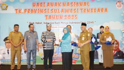 Bupati Buton Terima Penghargaan Kabupaten Layak Anak