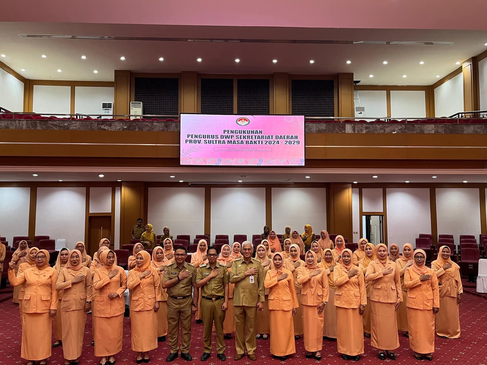 Pengurus DWP Sekretariat Daerah Provinsi Dikukuhkan