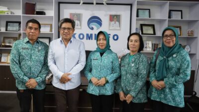 Ibu Wakil Gubernur Sultra Tinjau Kebersihan Kantor Diskominfo Jelang HUT ke-80 RI