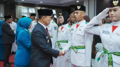 Gubernur Kukuhkan 42 Anggota Paskibraka Sultra 2025