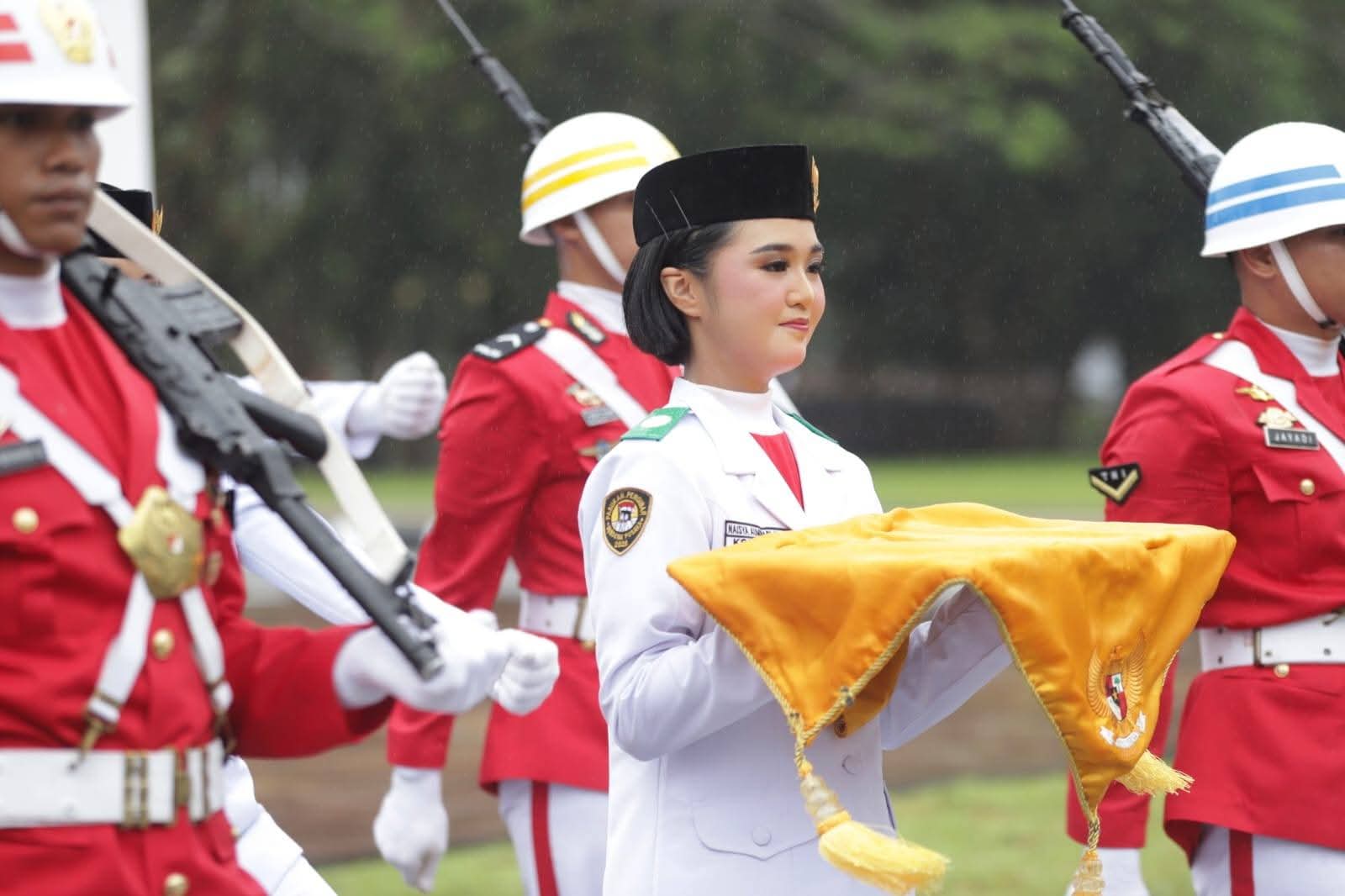 Gubernur Sultra Pimpin Upacara HUT ke-80 RI Gubernur Sultra Pimpin Upacara HUT ke-80 RI