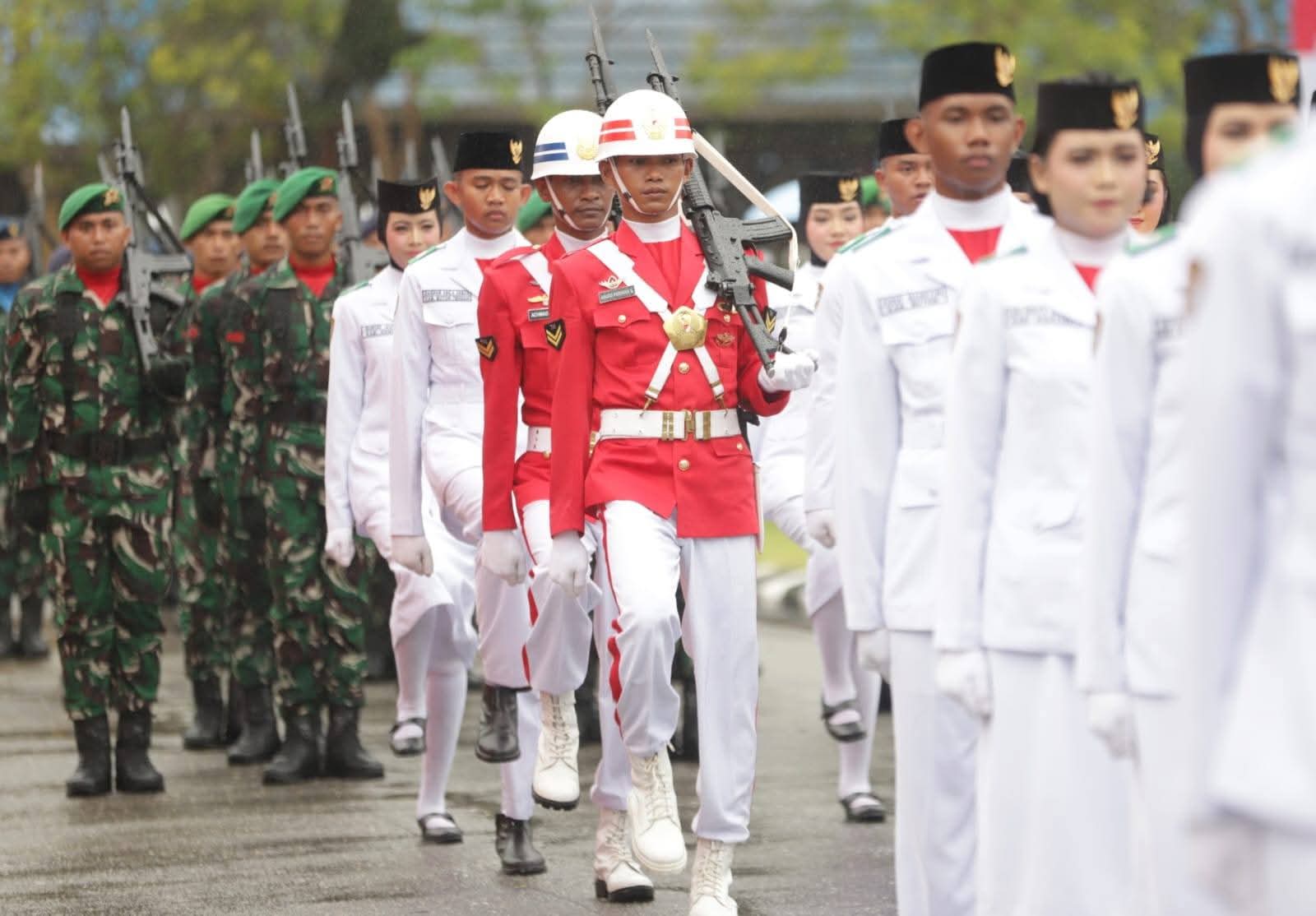 Gubernur Sultra Pimpin Upacara HUT ke-80 RI Gubernur Sultra Pimpin Upacara HUT ke-80 RI