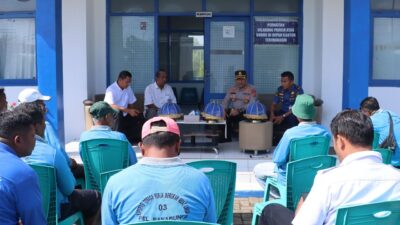 Kapolres Buton Coffe Morning bersama TKBM di Pelabuhan Banabungi