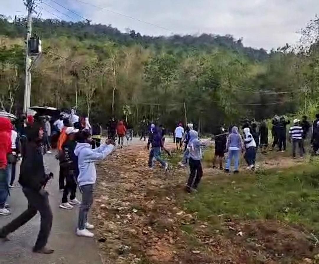 Dua Kelompok Massa di Buton Bentrok Gegara Lahan Tambang