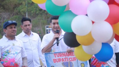 Bupati Alvin Buka Turnamen Bola