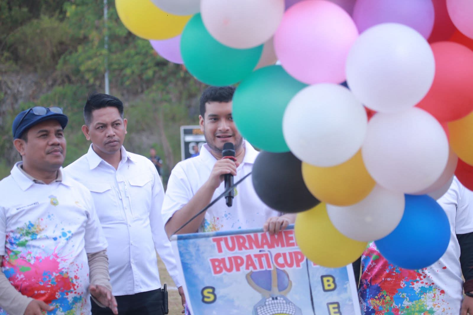 Bupati Alvin Buka Turnamen Bola