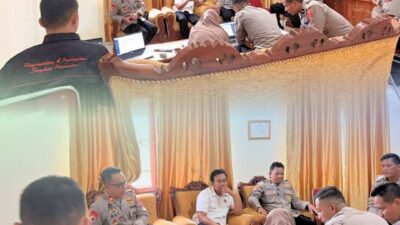 Tim Itwasda bersama Birolog Polda Sultra Kunker di Kantah Buton